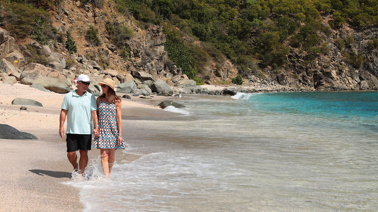 SeaDream couple walking on the beach